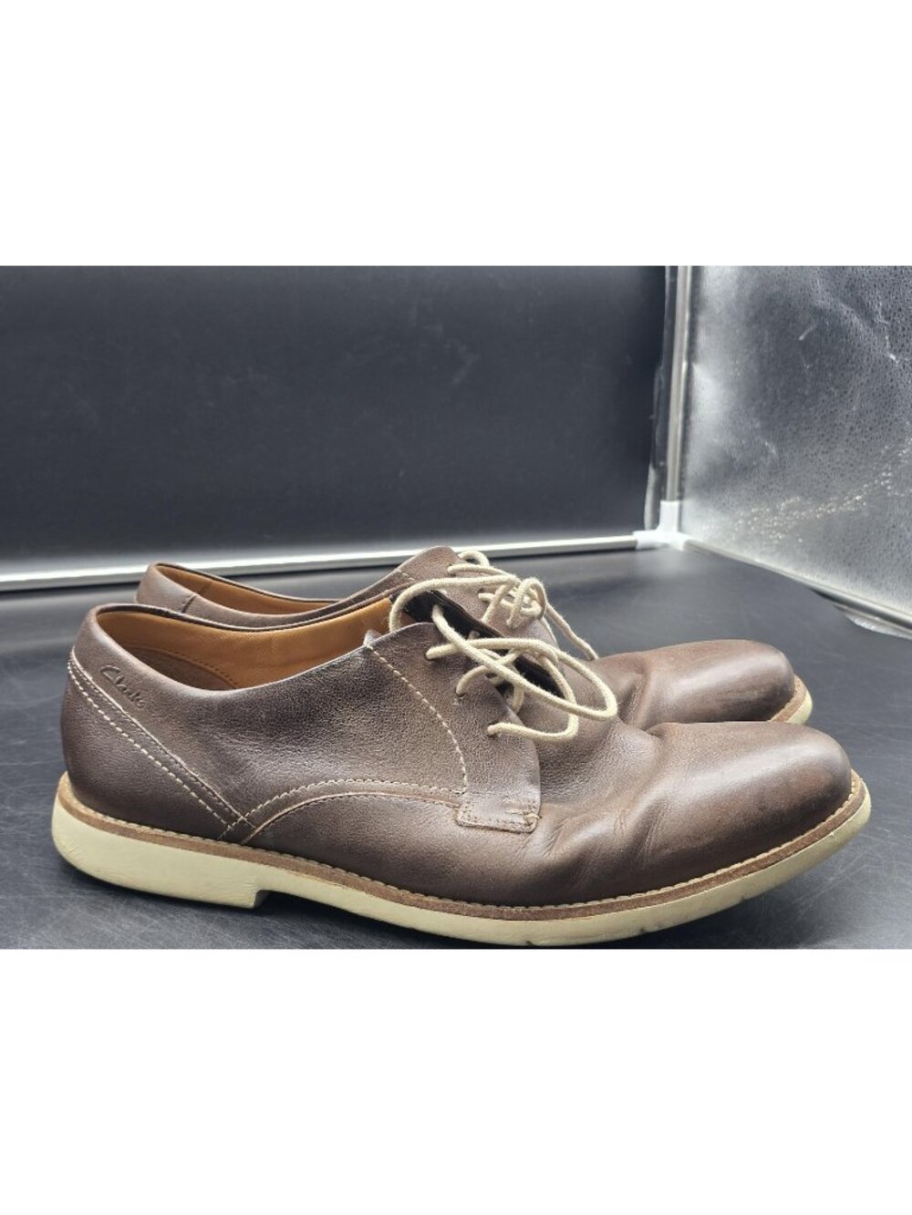 Clarks 16501 Shoes Mens Size 11 Brown Leather Lace Up Casual Damaged Sneakers